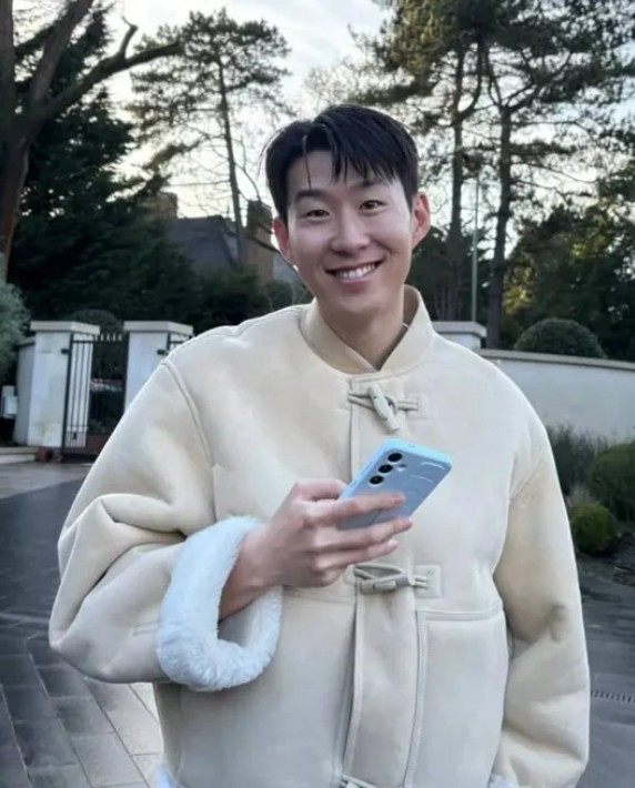 '손흥민, 옷 너무 잘 입는 거 아니야?' 프리미어리그 '오피셜' 공식발표 떴다, 잉글랜드의 '패션 아이콘' 선정