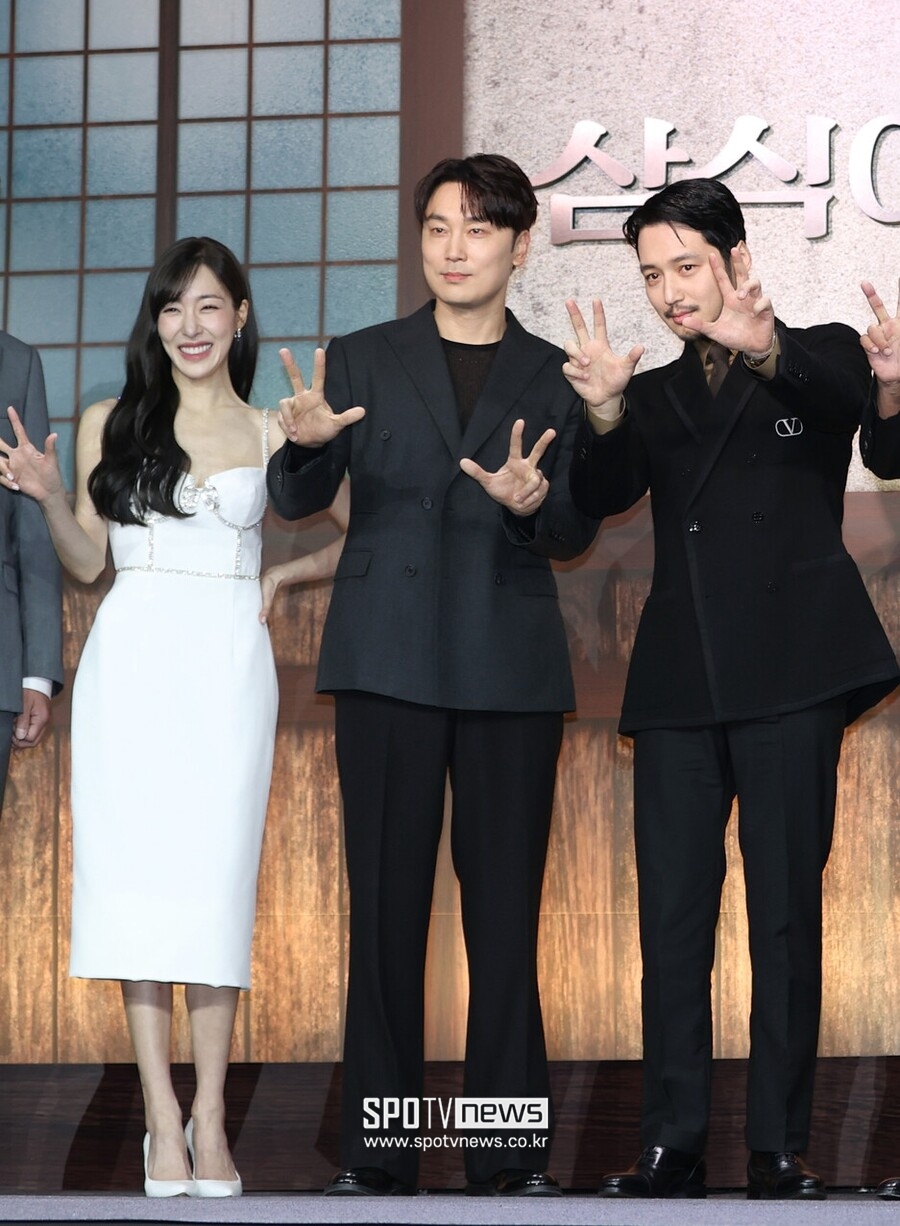 ▲ '삼식이 삼촌' 제작발표회 당시 티파니 영과 서현우, 변요한(왼쪽부터)  ⓒ곽혜미 기자