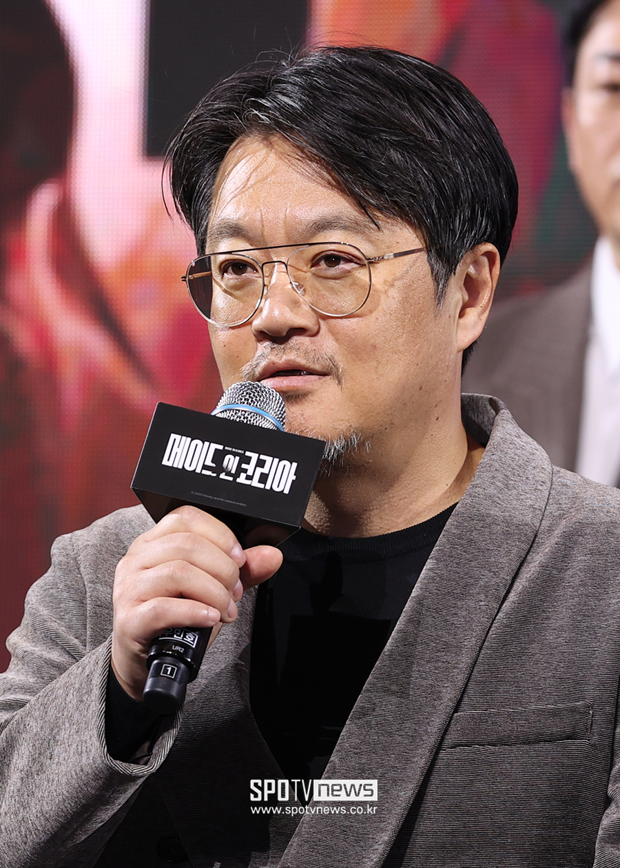 [포토S] 인사말 하는 우민호 감독