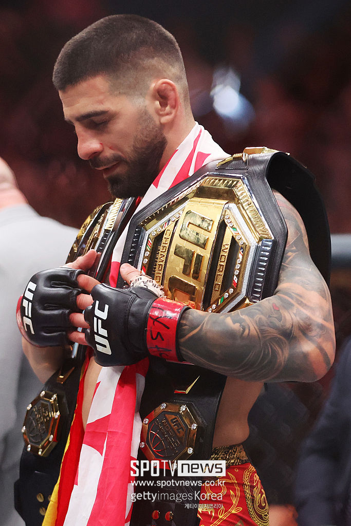 '충격' UFC 챔피언이 아내 때렸다니…토푸리아 전처 폭행 혐의 피소, "협박 당하는 중" 해명→진실공방