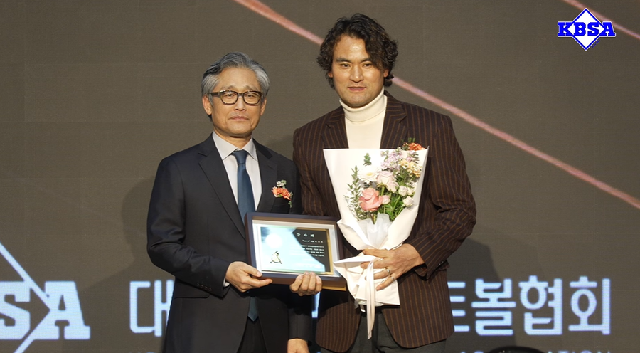 강영은 타격상·박찬호 감사패…저변과 상생 말한 ‘야구‧소프트볼인의 밤’