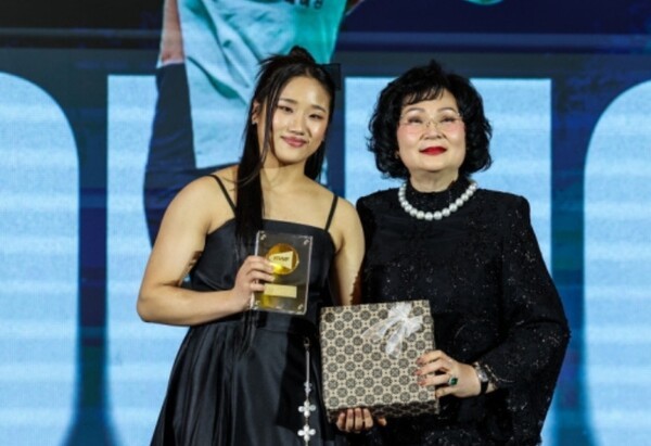 ‘세계 최강 한국인’ 안세영, 눈물나는 수상소감 “좋은 선수들 정말 많은데…절 믿어줘서 감사해” 3년 연속 BWF 올해의 여자 선수 확정