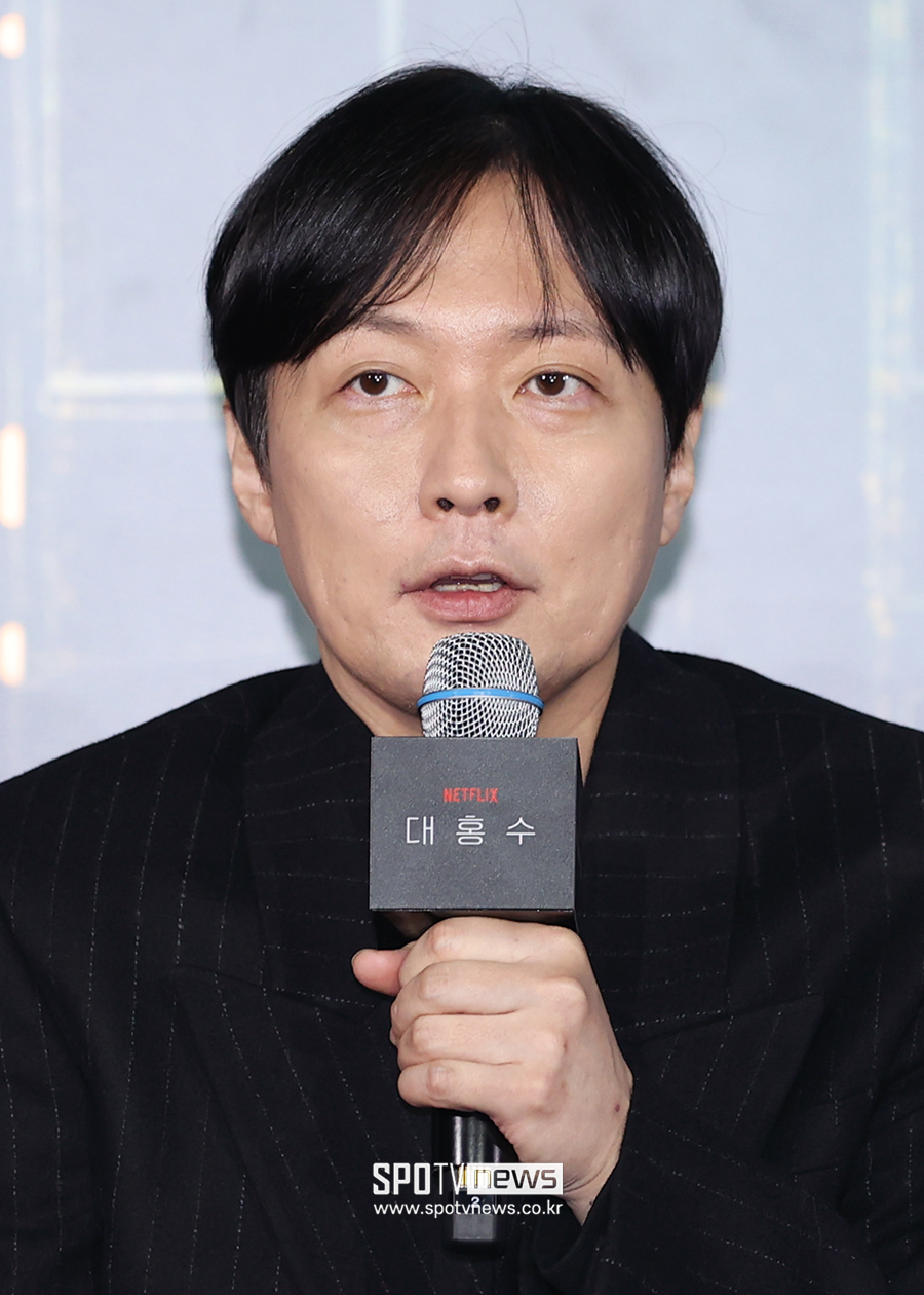 [포토S] 인사말 하는 김병우 감독