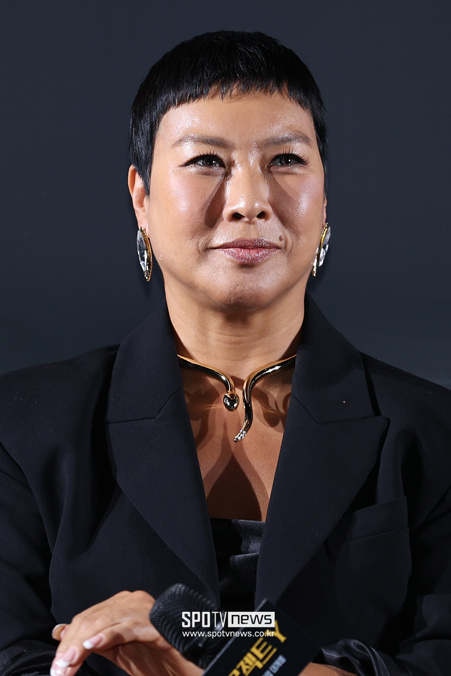 [포토S] 정영주, 짧게 자른 머리