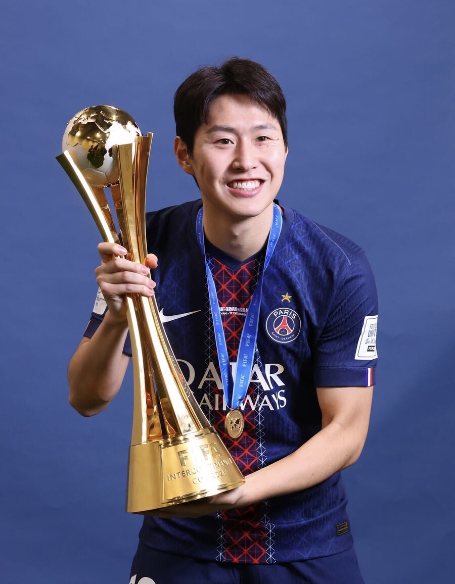 '우승우승우승우승우승우승' 지금까지 이런 한국인은 없었다!...이강인, 한 해에 6관왕 금자탑→PSG, 플라멩구 꺾고 인터콘티넨털컵 우승