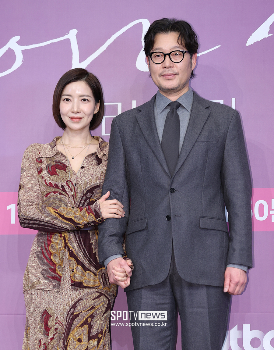 '러브 미' 유재명 "첫 로맨스 도전, 윤세아 있어서 가능했다…찐사랑은 인생 2막"