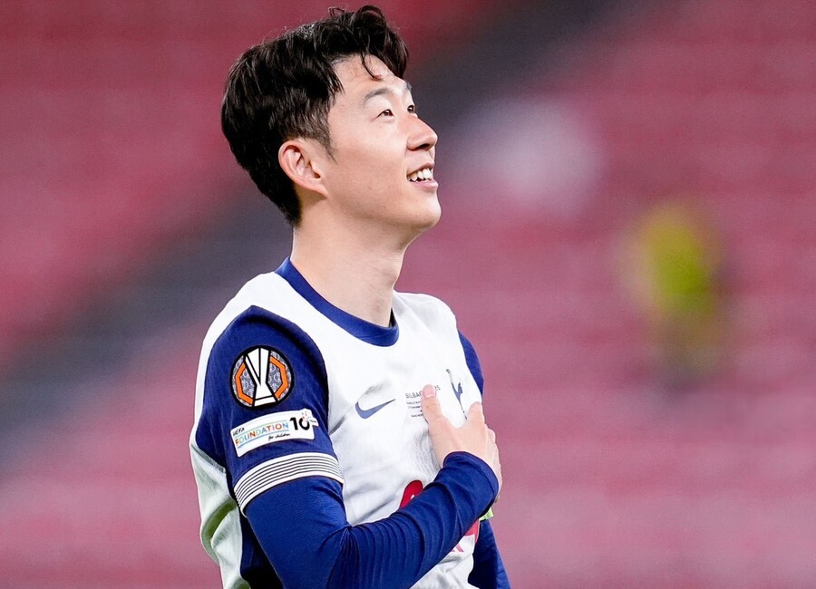 '대반전' 손흥민 토트넘으로 복귀합니다!...33세 SON이라고 못할까, 41세 노령 수비수 PL 복귀 노린다→무려 4개 팀 관심