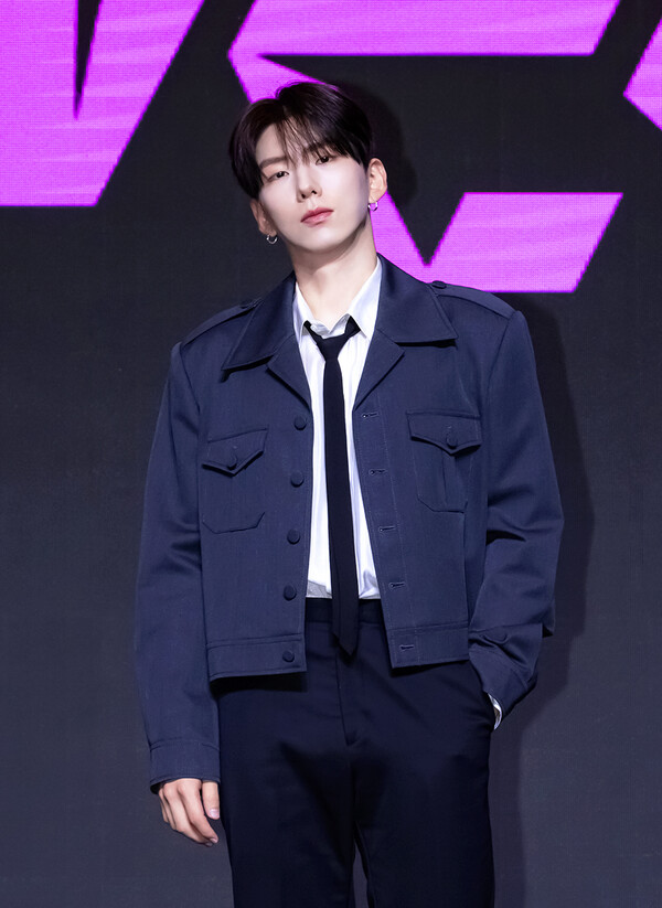 몬스타엑스 기현, 음원 발매로 '베일드 뮤지션' 활약 더했다…록 본능 깨운 '배드 라이어' 무대