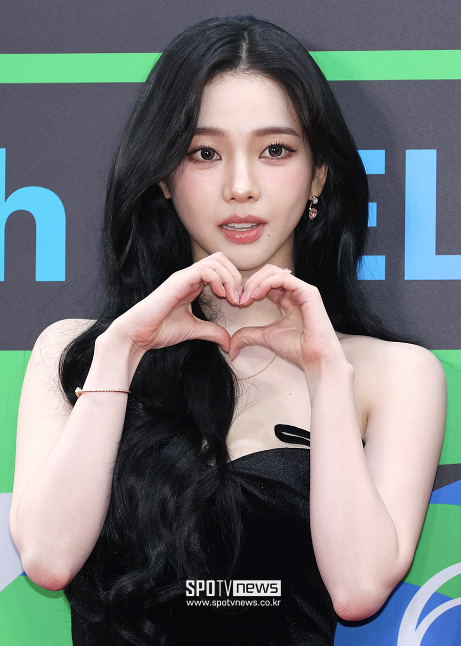 [포토S] 에스파 카리나, 클로즈업을 부르는 미모
