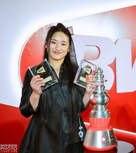안세영에게 '15년 전 김연아'가 보였다…"그녀는 완성형이다" 라이벌도 한탄→'5개의 꿈' 걸린 2026년이 기대되는 이유 [안세영 11관왕 ③]