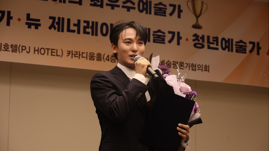 서영택, 올해의 최우수예술가 시상식 MC+수상자…주목할예술가 선정