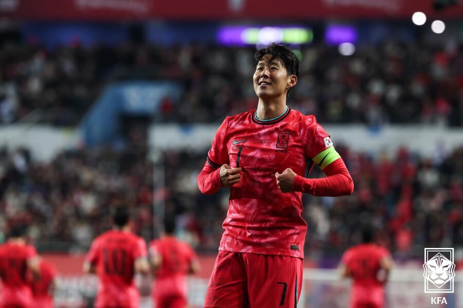 ▲ 이번 '올해의 골' 선정은 손흥민이 여전히 한국 축구의 가장 날카로운 창이자, 팬들이 가장 사랑하는 해결사임을 입증하는 지표가 됐다. 손흥민의 무기로 프리킥까지 확실하게 자리잡았다. ⓒ대한축구협회