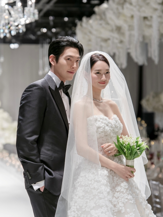 ▲ 김우빈(왼쪽), 신민아. 제공| AM엔터테인먼트