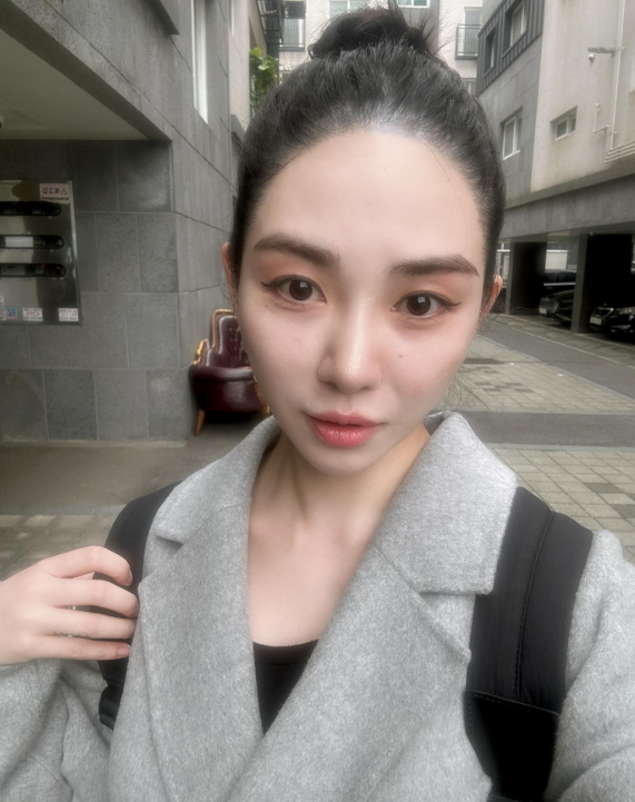 '떡볶이 수저' 손잡았던 권민아, 1달만에 계약 해지..입장에 쏠린 시선