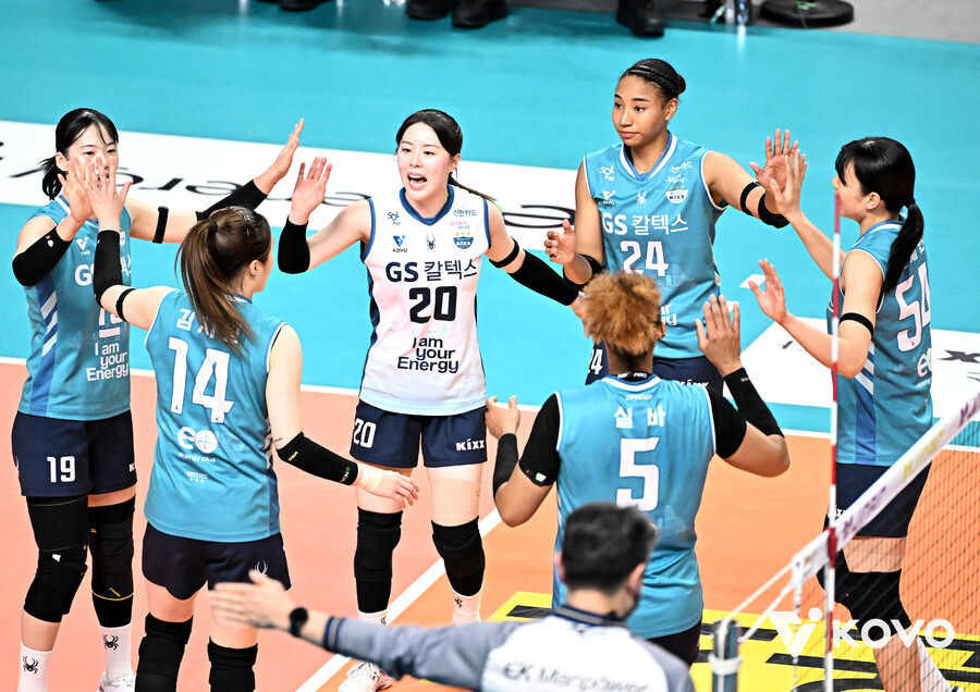 '0-2→3-2' 벼랑 끝 부활! 선두 도로공사, GS칼텍스에 대역전승…올 시즌 GS전 3연승 행진 중