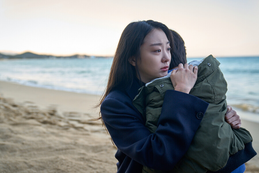 '대홍수', 극단의 호불호에도…넷플릭스 글로벌 톱10 영화 비영어 부문 1위