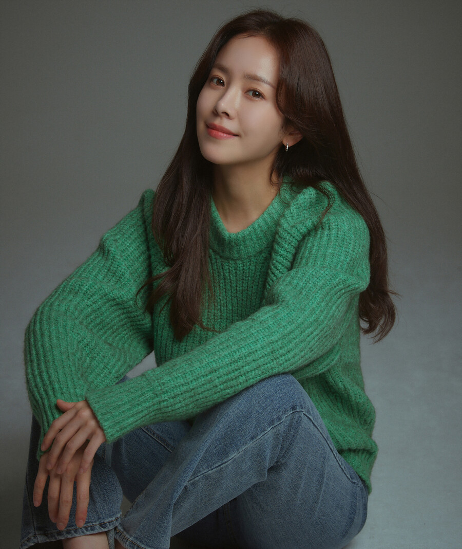 한지민, 서울대어린이병원에 1억 기부…"힘겨운 아이들에게 조금이라도 힘 됐으면"