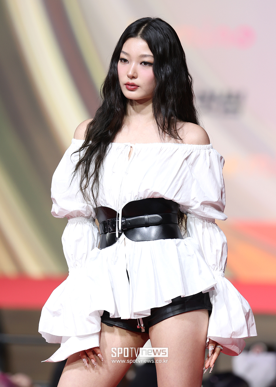 [포토S] 캣츠아이 윤채, 은근한 섹시미