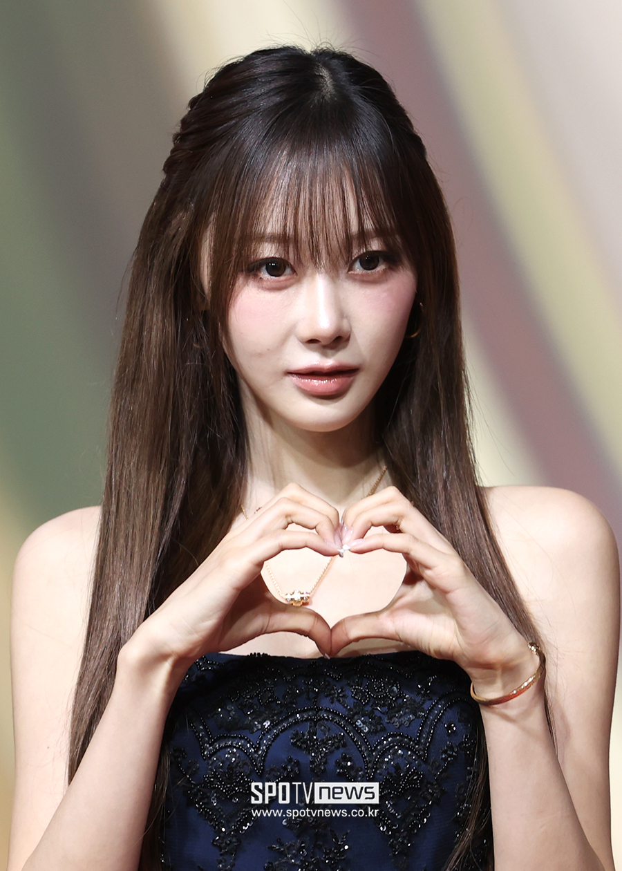 [포토S] 에스파 지젤, '하트 받으세요'