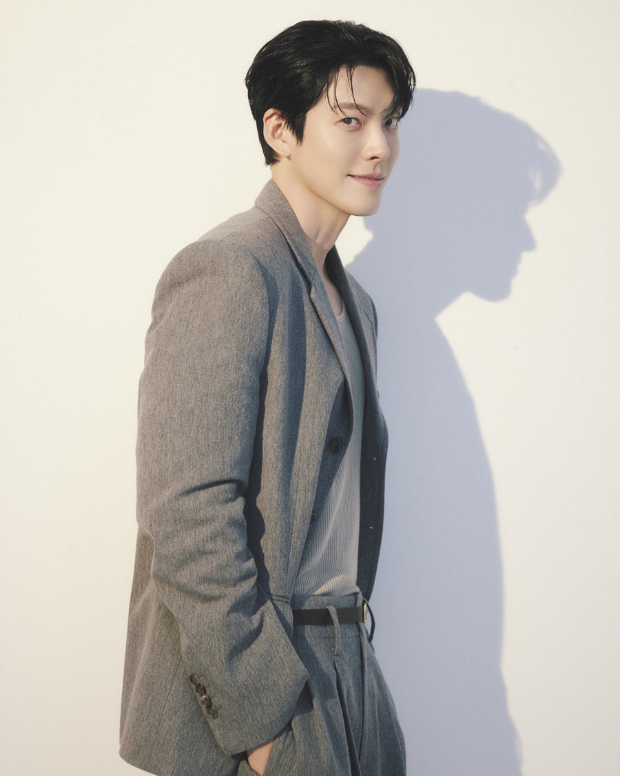 김우빈, 결혼식 후에도 선행..어린이 병동에 성탄 선물 "우빈 삼촌이"