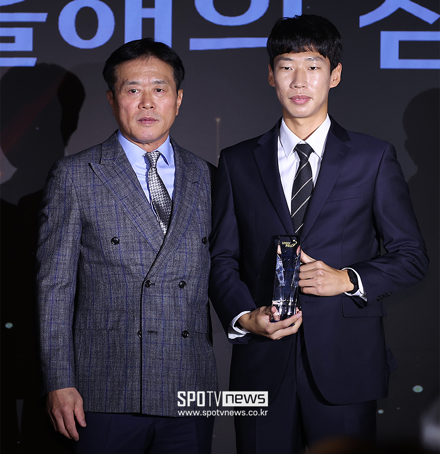 한국대학축구연맹 시상식 개최, 올해의 심판상에 이윤섭·김석훈