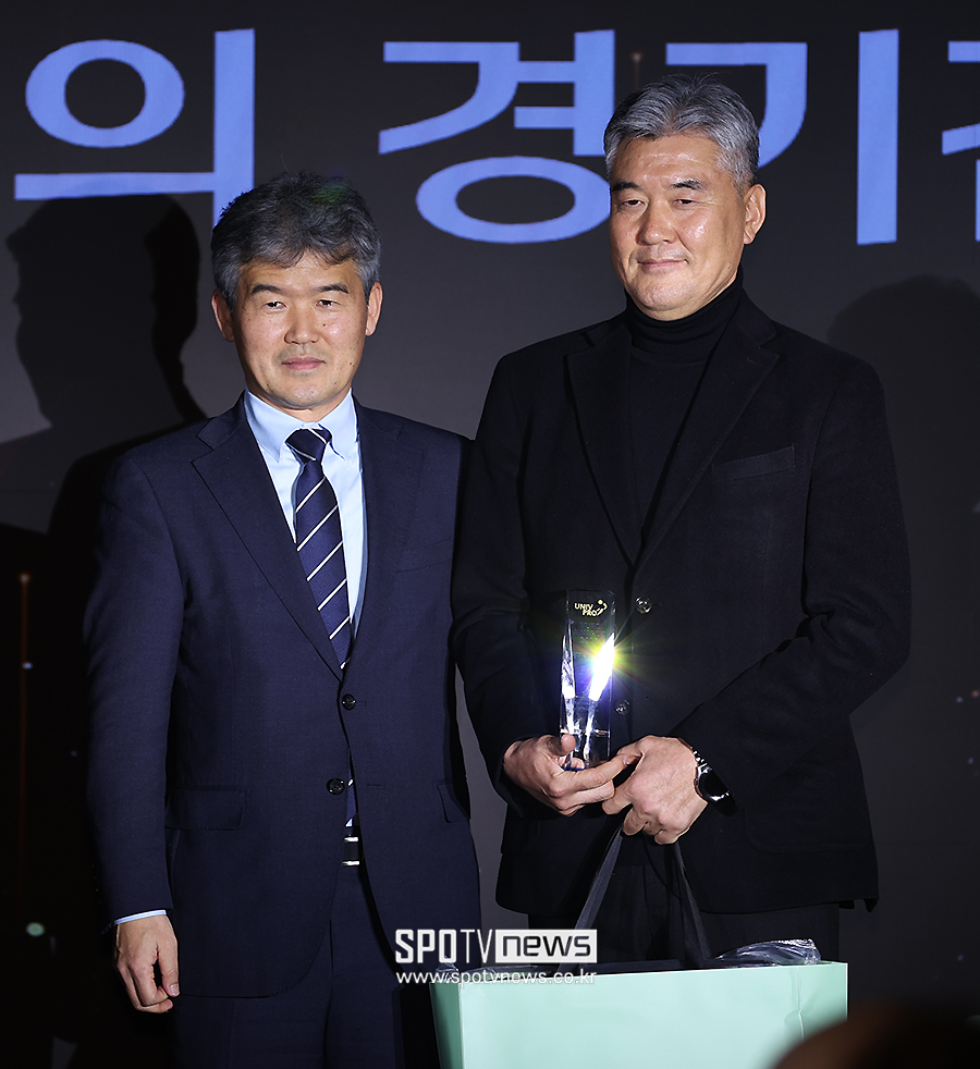 [포토S] 조성철 경기감독관, '올해의 경기감독관상 수상'