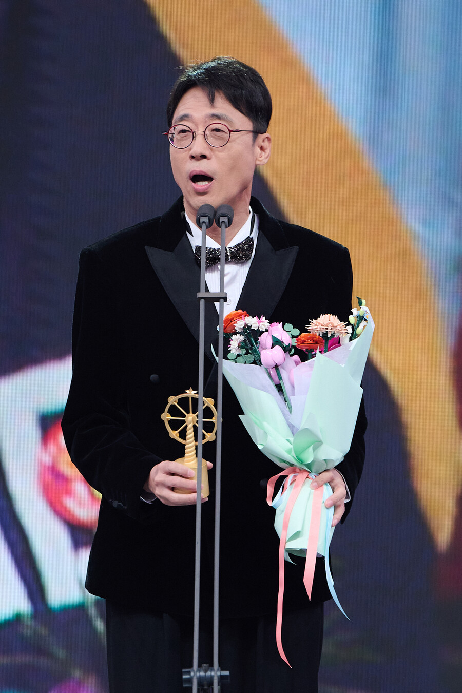 이윤석 "상 줄 때까지 왔다, 10년 걸렸다" 프로듀서 특별상 수상[MBC연예대상'