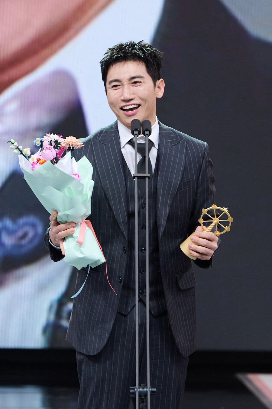 유세윤 "까불수 있어 좋아…패배자들 여기까지" 수상소감도 리액션도 '뼈그맨'[MBC연예대상]