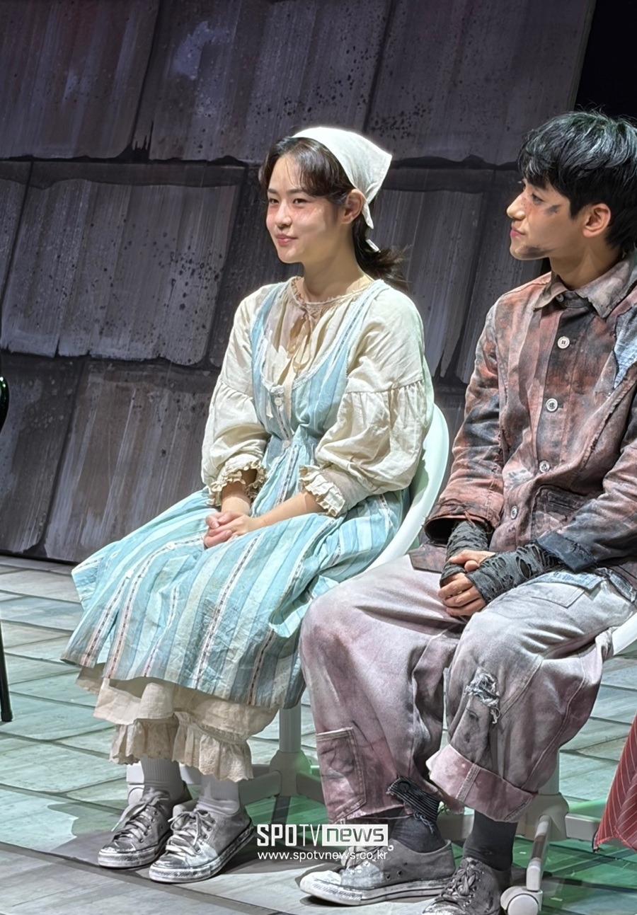 심은우, 연극 무대로 복귀 소감…2026 활동 박차 "너무 귀한 시간, 새해 영화 촬영"[이슈S]