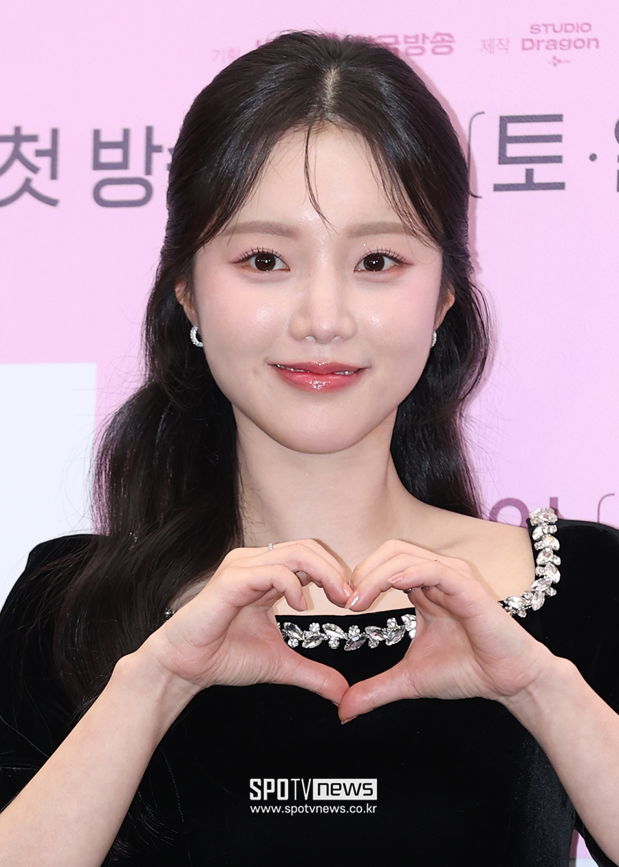 [포토S] 한소은, '하트 뿅'