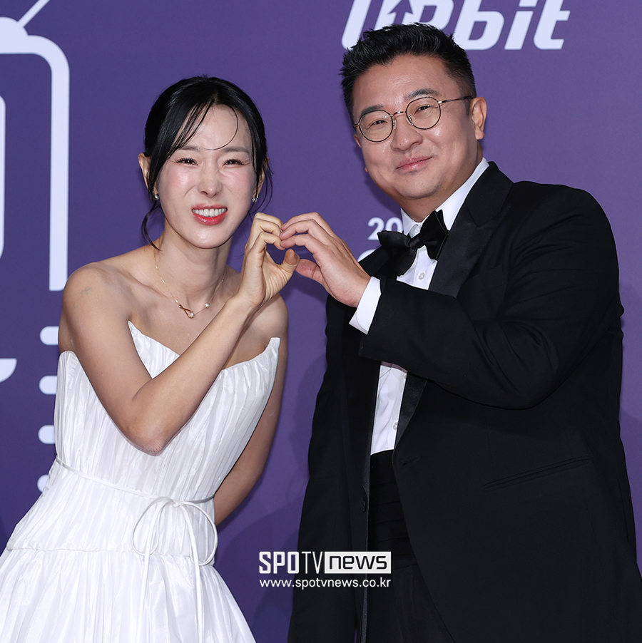 [포토S] 이지혜, '사랑하는 남편과 함께'