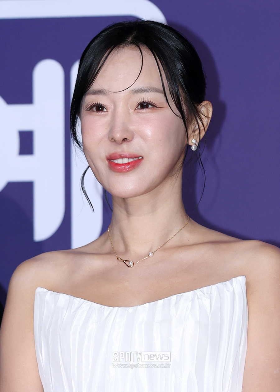 [포토S] '인중축소술' 이지혜, '더 어려졌네~'