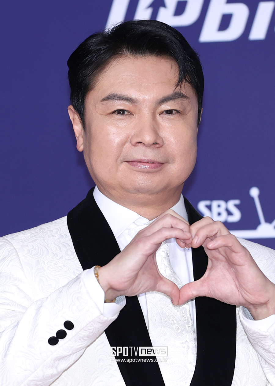 [포토S] 임원희, '하트 받으세요'