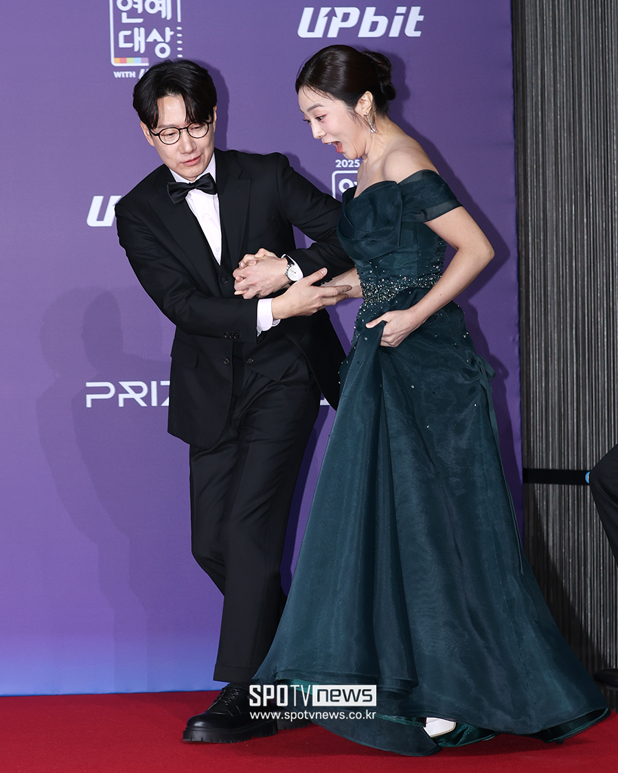 [포토S] 아내 정다은 에스코트하는 조우종