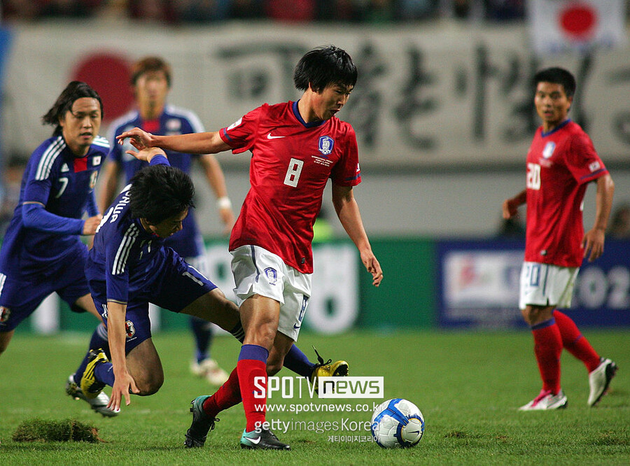 부천FC '국대 출신 빅네임' 품었다…435경기 베테랑 윤빛가람 영입→"후배의 K리그1 적응 도울 적임자"