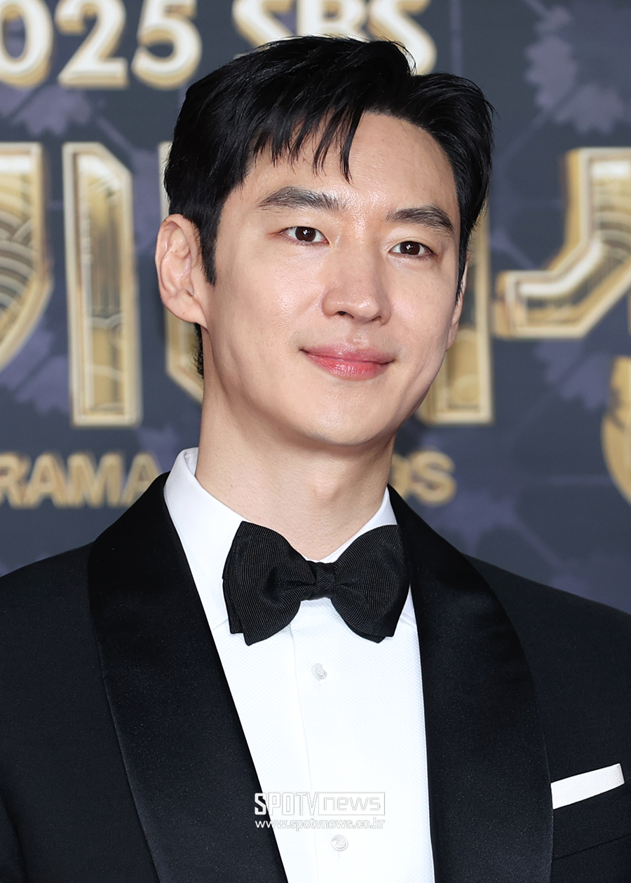 [포토S] 이제훈, '대상 접수하러 온 김도기'