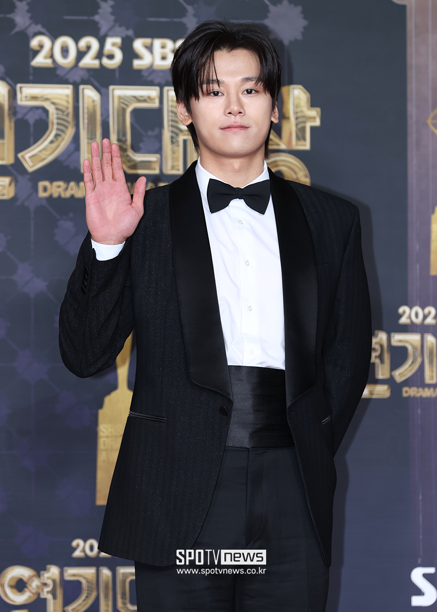 [포토S] 차우민, '2025년 열심히 일했어요'