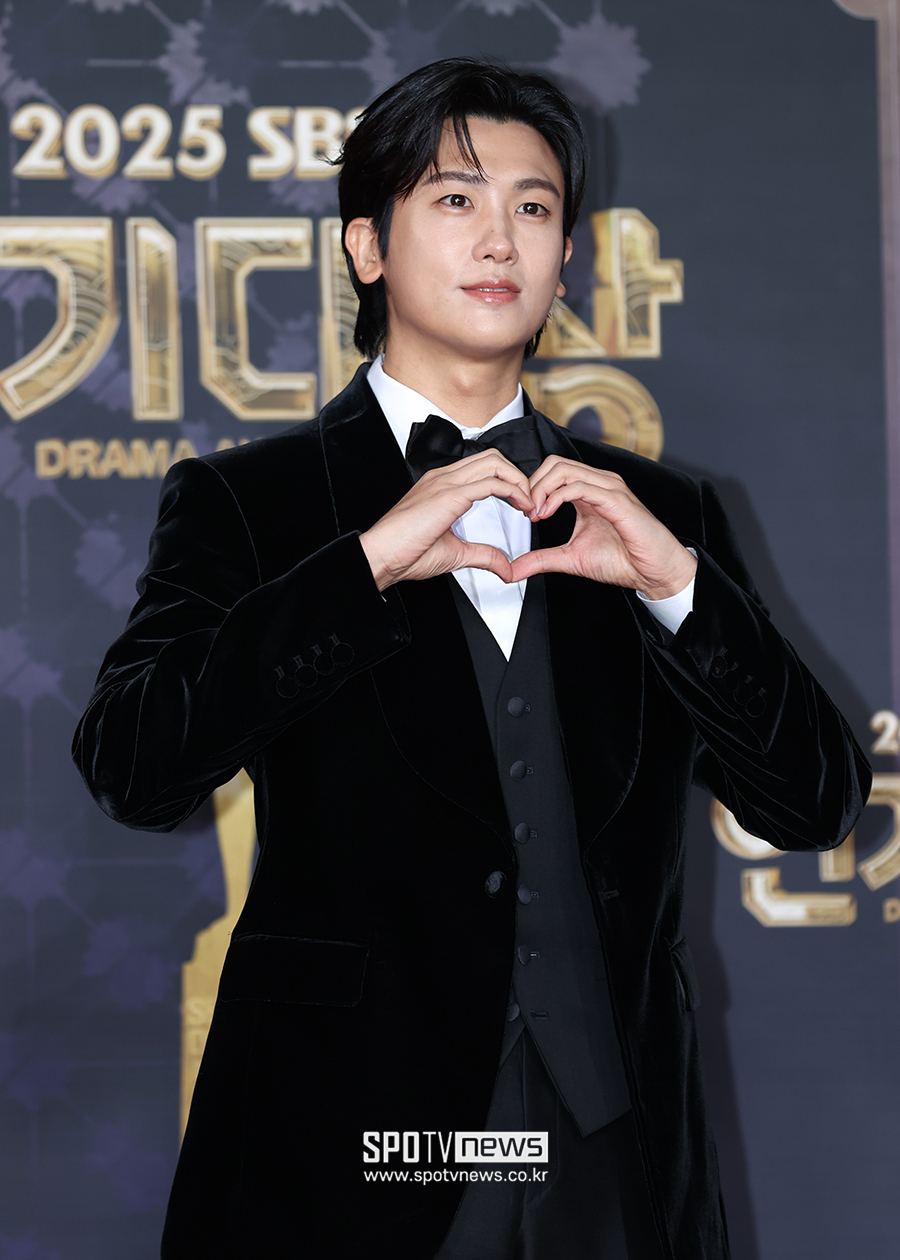 [포토S] 박형식, '하트 받으세요'