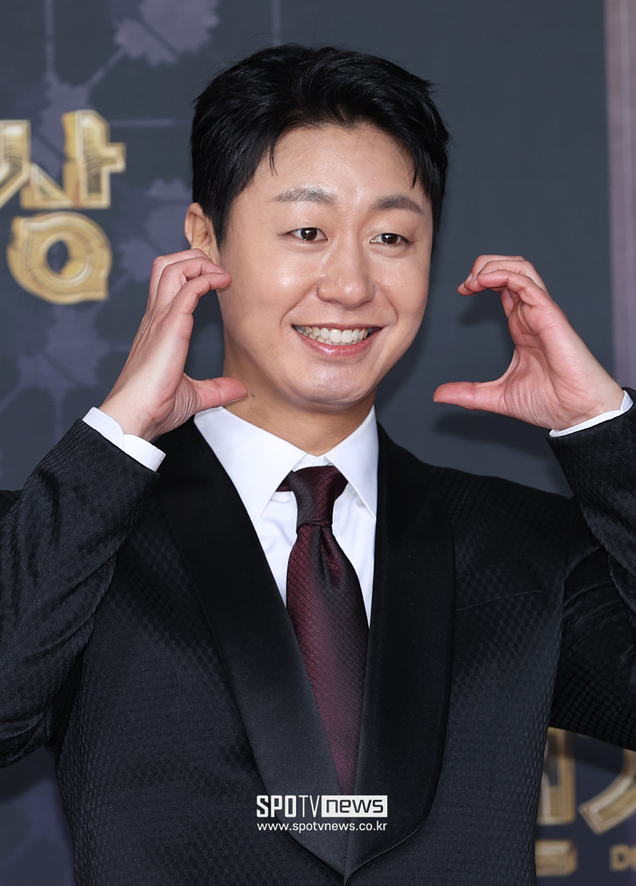 [포토S] 배유람, '귀엽게 볼하트~'