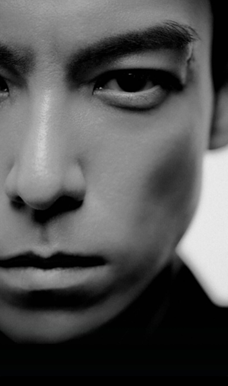 탑, 드디어 솔로 컴백하나…빅뱅 '20주년'에 "다중관점" 예고