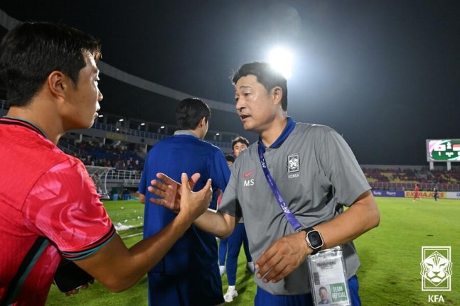 '중국에 2연패' 韓 축구 긴장 필요…이란은 中 이겼다 → 이민성호, 7일 아시안컵 첫 상대 중국 때문에 기 살았다