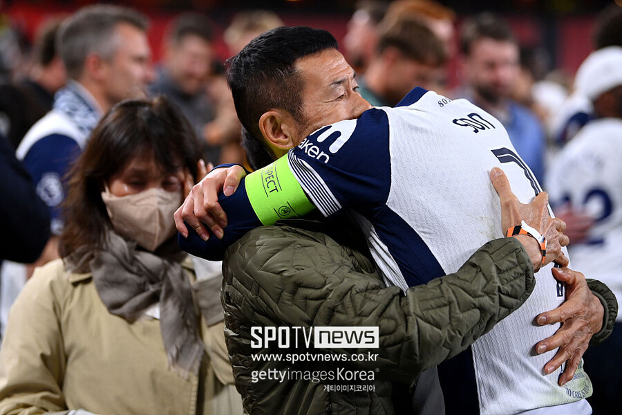 "눈 치우고 모래 뿌리던 아버지"…손흥민 '숨은 원동력' 고백→번리전 73m 원더골보다 선명한 '눈밭 훈련' 회상 "지금도 추운 그라운드 보면 떠올라"
