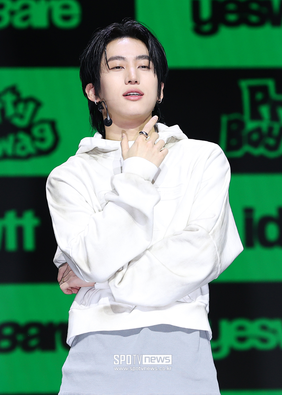 [포토S] 아이덴티티 김주호, '느낌 있게'