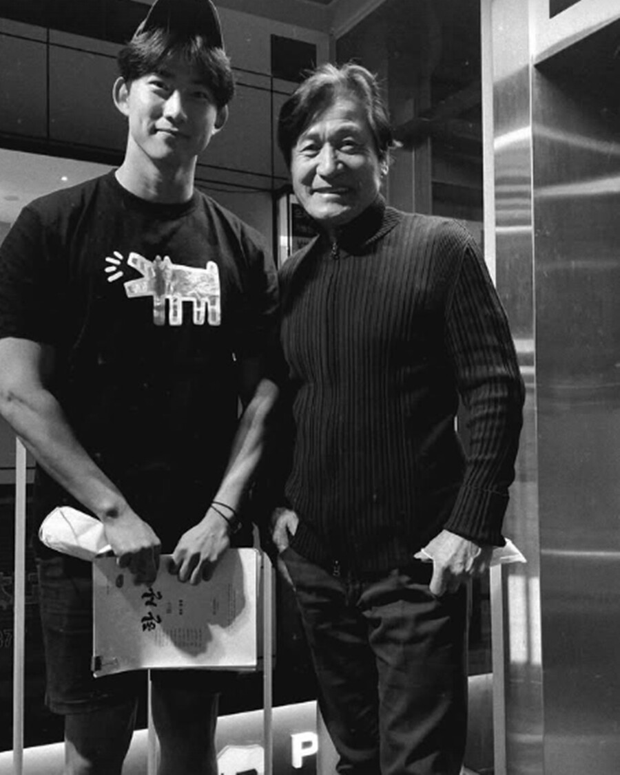 ▲ 옥택연(왼쪽), 故안성기. 출처| 옥택연 인스타그램
