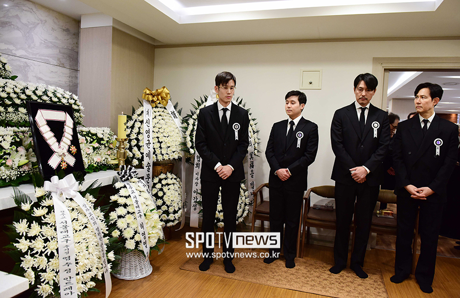 ▲ 고 안성기 빈소 정우성 이정재 ⓒ사진공동취재단