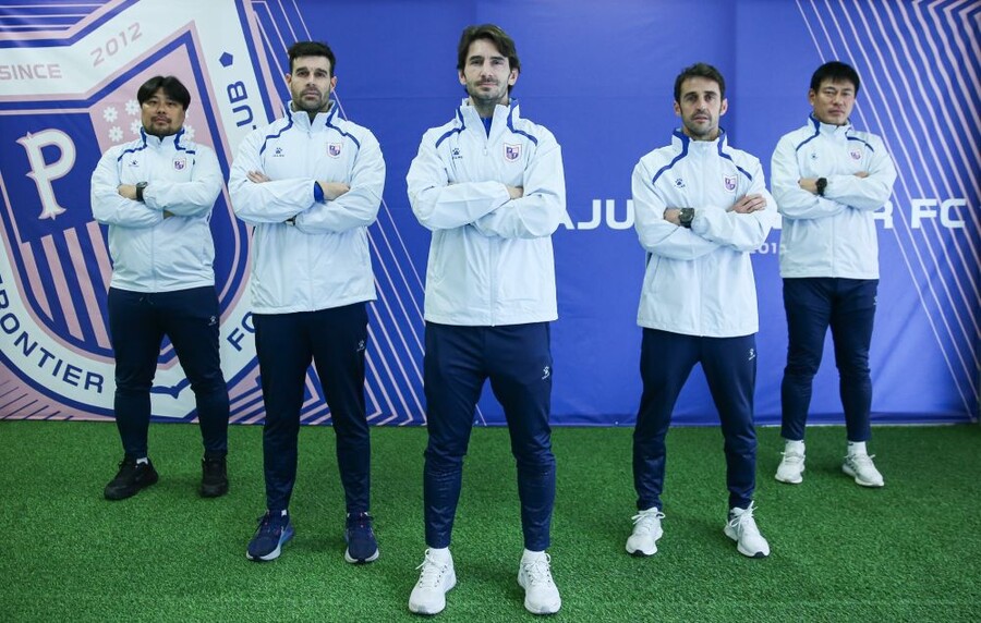 ‘글로벌 전문성 확보’ 파주 프런티어 FC, ‘제라드 누스 감독 체제’ 코칭스태프 인선 완료