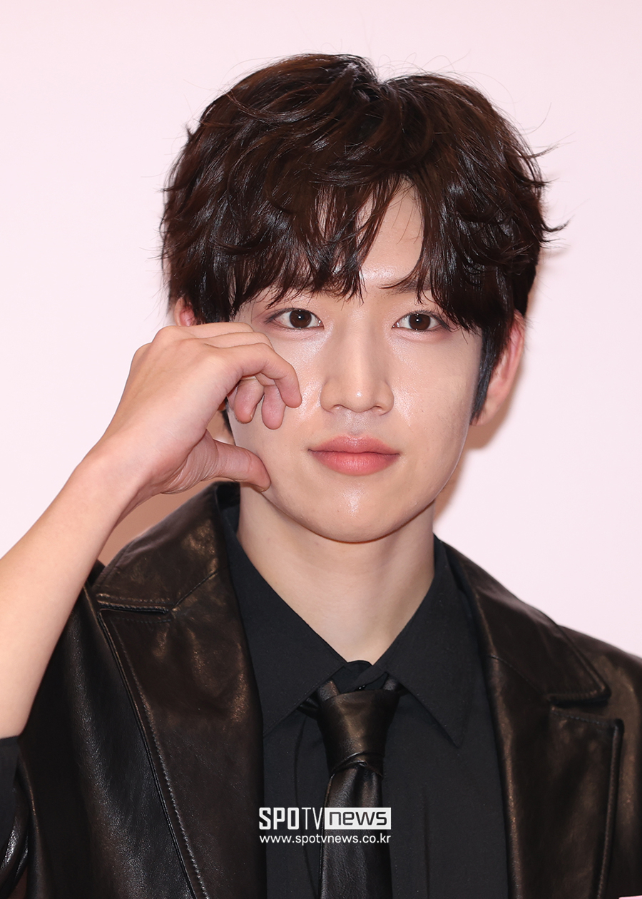[포토S] 아이딧 김민재, '볼하트 받으세요'