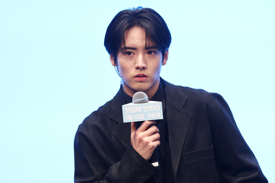 '첫입에 반하다' 아카소 에이지 "韓접대문화·봉사정신 뛰어나, 환영하고 선물 주더라"