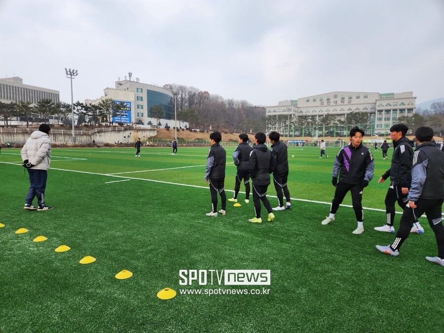 ▲ 선수들은 저마다의 꿈을 안고 새해 첫 대회에 나서 구슬땀을 흘렸다.