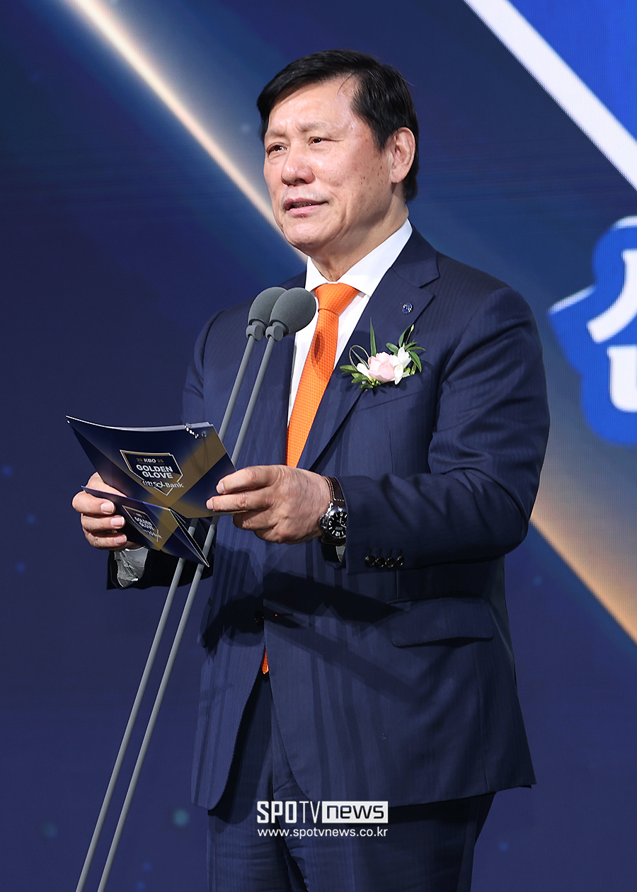 허구연 KBO 총재 "공정·경쟁력 있는 리그, 팬과 함께 경험하는 리그로 전진하겠다"